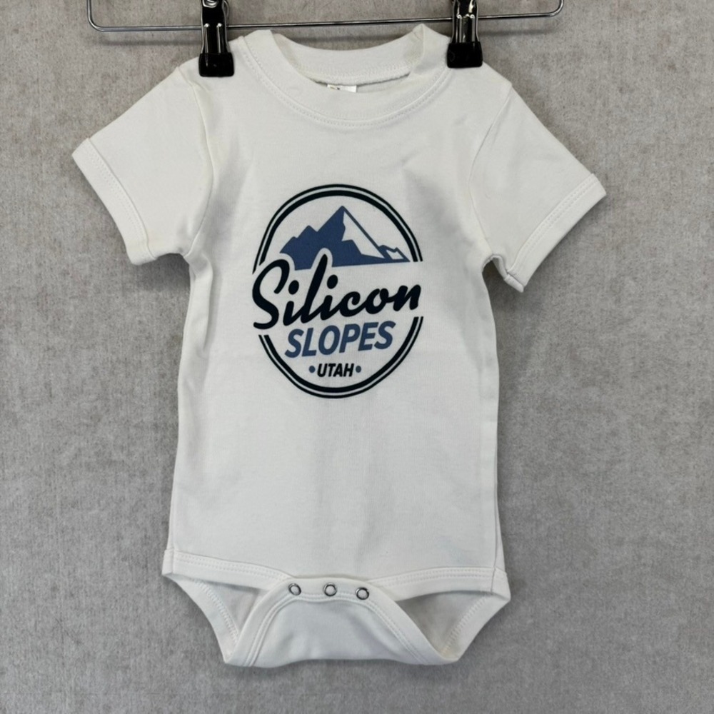 Silicon Slopes Utah Baby Bodysuit Onesie 6-12 Months Cotton Laughing Giraffe
